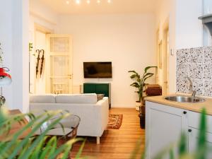 Lovely vintage double studio in city center