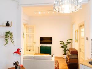 Lovely vintage double studio in city center