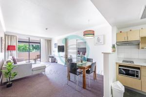 ZEN AT THE ESPLANADE - Spectacular Sunset Retreat