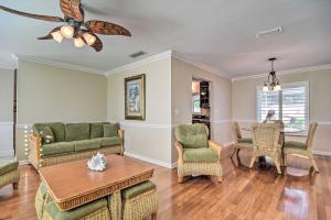 4 Mi to Beach: Gem w Pool & Lanai in Seminole!