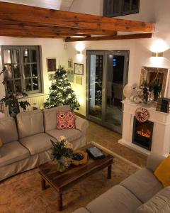 44 George House - Pool, Jacuzzi, Sauna, View