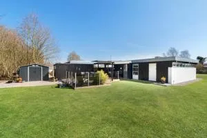 Skønt sommerhus nær dejlig strand og natur i Skovby på Sydals - Skovby