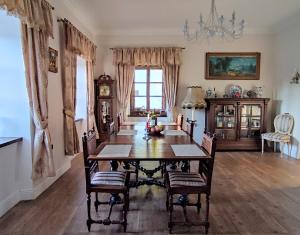 Dwór Pan Tadeusz z 1734r położony w Beskidach
