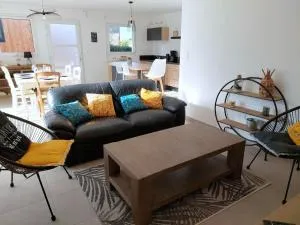 Single storey holiday home in Cleder - Keranniou