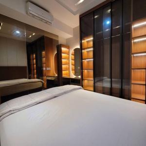 RARE !!! - 2BR ANDERSON Highest Floor 37 - City View