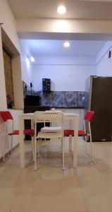 ComfyCorner - Luxurious 2-BHK Apartment