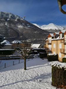 Appartements Luz St Sauveur, Appartement 3 personnes, vue montagne, expose sud, Residence tres calme : photos des chambres