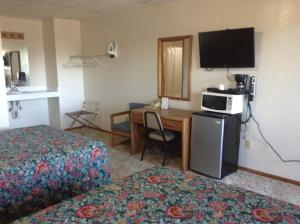 Double Room with Two Double Beds room in Downtown Motel