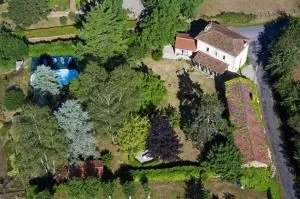 L'Oustal Chambres et Tables d'Hôtes - Cuzac