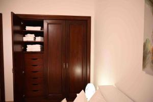 Brand new furniture . Close to Dubai Mall.