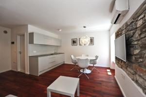 Historic center shelter