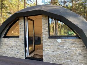 Pokemaja Nõva männimetsas