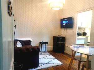 Appartements Le petit bouchon - centre ville, wifi, netflix : photos des chambres