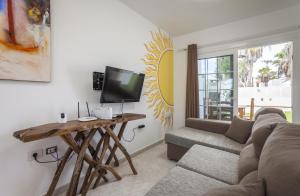 Galera Beach Boutique Art Villas with Private Pools, Free Wifi & BBQ, Corralejo by Amazzzing Travel