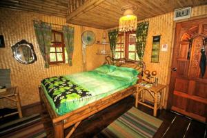 Treehouse Holidays-Garden View