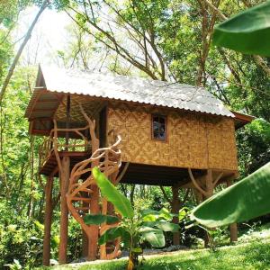Treehouse Holidays-Love Nest
