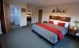 Labyrinth Gardens Guest House - Motupipi