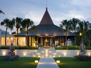 Royal Santrian hotel, 
Bali, Indonesia.
The photo picture quality can be
variable. We apologize if the
quality is of an unacceptable
level.