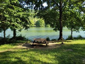 Chalets Bungalow Port Couzages-Lac du Causse- Correze : photos des chambres