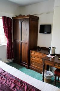 Double Room with Private Bathroom room in Fox & Hounds Hotel
