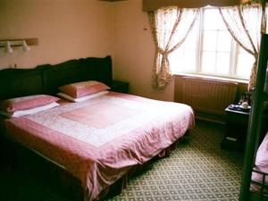Quadruple Room room in Fox & Hounds Hotel