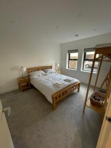 10 Argyle Court