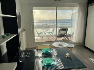 Appartements Vue mer imprenable - Grande plage a pied - Parking : photos des chambres