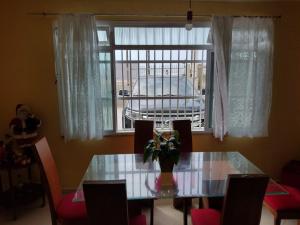 Casa de frente para o mar, pé na areia.