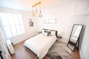 The Teapot Cottage in Town Centre FREE Parking