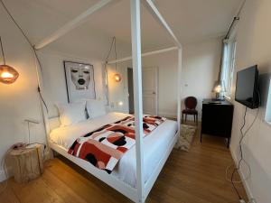 Villa Avril 15 pers- location Villa de Prestige , 2 Piscines intérieur et extérieur et sauna