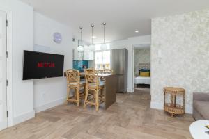 HomeForGuest Atico Cecilia con vistas al mar en Los Cristianos