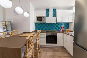 HomeForGuest Atico Cecilia con vistas al mar en Los Cristianos