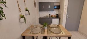 Appartements L'ESCALE : Duplex 4 pers. ASTERIX, AEROPORT ROISSY CDG, PARIS : photos des chambres