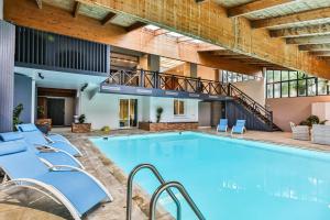 Maisons de vacances Splendide maison de 330m avec piscine interieure : photos des chambres