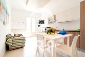 White House n 1 - By Cala Salento