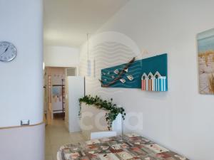 White House n 1 - By Cala Salento