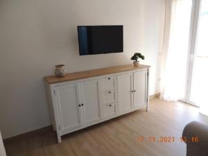 ADELASIA JUGUISSA - struttura REINA 3 di 3