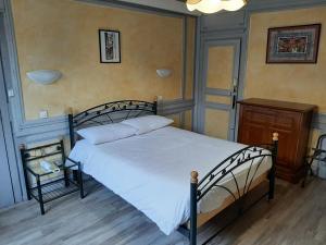 Hotels Hotel Les Beaux Arts- Limoges Hypercentre : photos des chambres