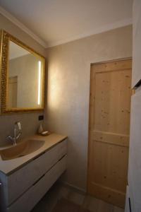 ROMANTIC HOLIDAY HOUSE - DOLOMITI CAVALESE CENTRO