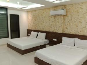 HOTEL GOLDEN LEAF