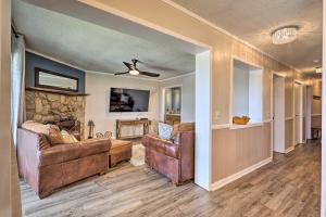 2 Mi to Skiing Beech Mountain Resort Condo!