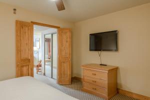 Grand Lodge Condo in the Heart of Mt Crested Butte condo