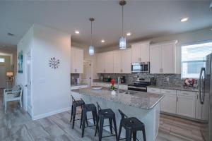 Magical Retreat 5BR Pool & Spa Near Disney