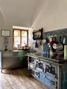 Juvanova hiša (all house)