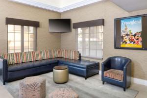 Best Western Plus Raffles Inn & Suites