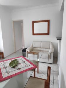 Enseada- 400m Aquário. Apt espaçoso e aconchegante