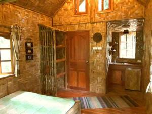 Treehouse Holidays-Love Nest