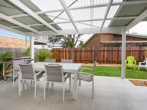 Sandy Feet Retreat I Pet Friendly I 1 Min Walk to Beach - Currarong