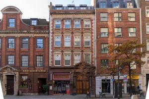 Bob W Tower of London