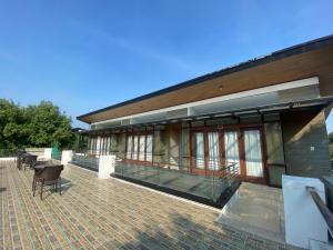 Floating Sanctuary Resort powered by Cocotel